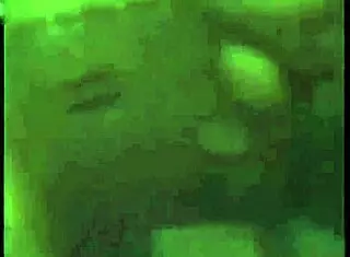 Mi madrastra no esta en la habitacion y quiero comer la polla de mi padrastro que esta en el ba�o sexo con mi padrastro