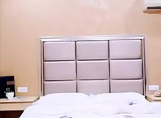 gay vietnamese guys hanging out and chatting 😊