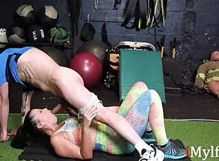 This workout is perfect for a MILF at the gym! 💪