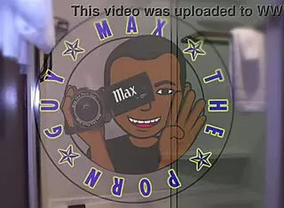 Watch Julz show body and give sloppy blowjob?