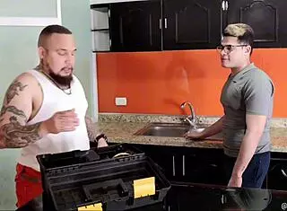 Sex novice offers his hot ass to me