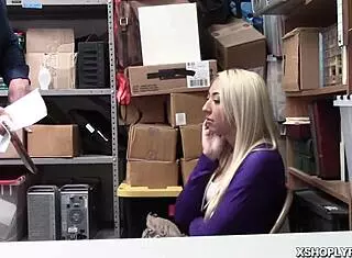 Jessica Jones blowjobs the LP officer