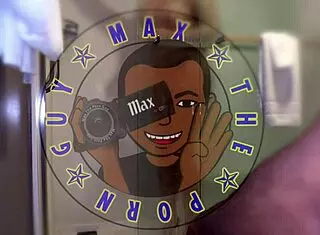 Watch Julz show body and give sloppy blowjob?