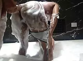 sexo na banheira do motel com a casada