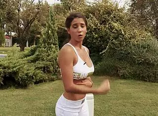 Cinthia Fernandez Arm Exercise Body Secrets