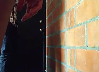 Secretary in lingerie gets fucked in hallway