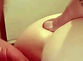 im fuckin and toyin her wet pussy