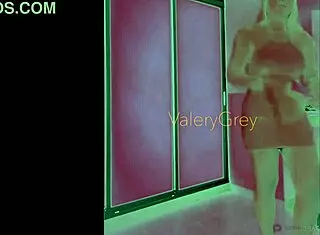 Valerygrey's Webcam Solo Masturbation With Shaved Pussy And Bubble Butt