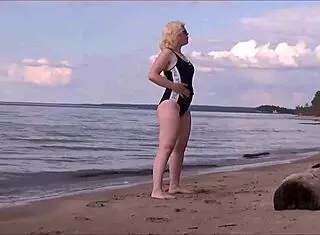 Hey, wanna see my sexy bath time fun?