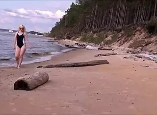 Hey, wanna see my sexy bath time fun?