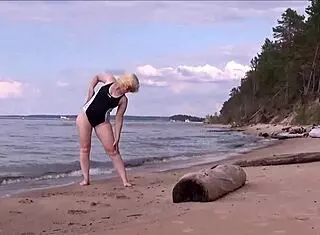 Hey, wanna see my sexy bath time fun?