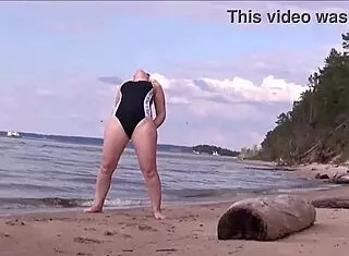 Hey, wanna see my sexy bath time fun?