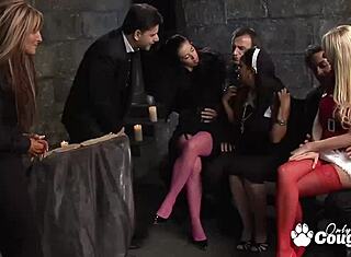 Călugărițe excitat dău drumul la orgie anală nebună