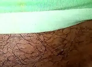 Feeling the Passion as Ebony Curvy Woman Gets Creampied in Her Hairy Beaver