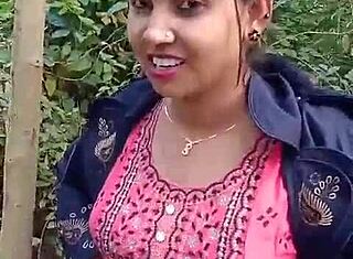 Мангал в джунглях жестко трахает сводную сестру. Ее киска краснеет от сырого секса с четким звуком.