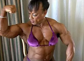 18-year-old colombian naty delgado bangs stepbro rauls bud while parents away