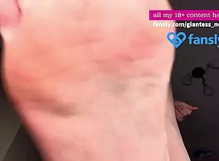 Giantess I Dream of Crushing a Tiny Man