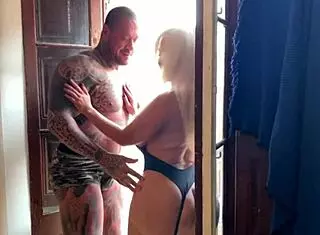 blondie fesser gives crazy blowjobs to muscular guys?