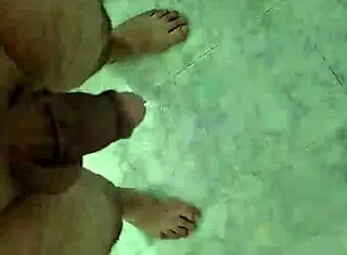 i'm pissing so good in the shower, feels amazing