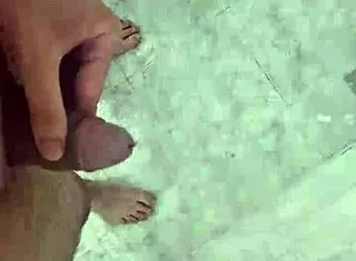 i'm pissing so good in the shower, feels amazing