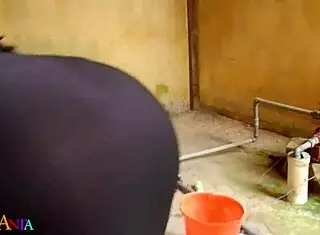 I can't see that wet indian cock and not suck it! 😏💦