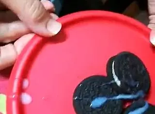 i swallowed milk and cum with oreos in a quickie fetish session in high definition