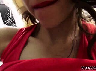 Brasiliansk 18+ tjej solo med upphängd styvsyster i pov-avsugning