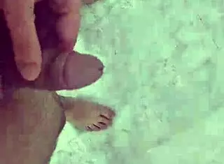 i'm pissing so good in the shower, feels amazing