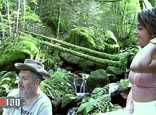 Pesta memancing emosi di sungai dengan Melody Sepanyol muda 18+