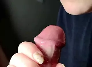 Amateur teen enjoys outdoor party