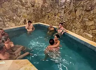 Festinha No Motel Com Amigos Rende Diversão Com Big Cock E Dirty Talk