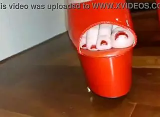 Giantess with giant clit and ass