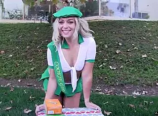 Hot Scout Kenzie Green Offers More Than Just Cookies To Buyers