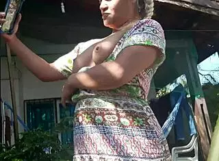 Virtual dating with Paty Bumbum and Tirulipa on WhatsApp