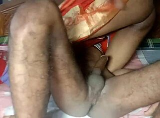 रुपाली, स्टनिंग बंगाली वाइफ के साथ आउटडोर फर्स्ट-टाइम थ्रीसम