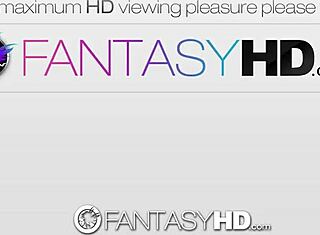 Ευλύγιστη Anna Deville λατρεύει έντονο πρωκτικό με παιχνίδια