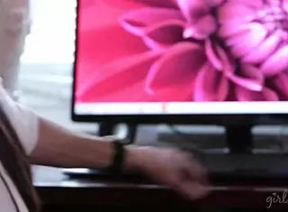 India summer loves sara luvvs soft feet - girlsway?