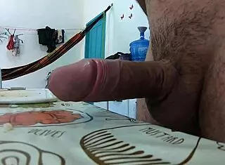 Rola Linda Manau's intriguing gay performance