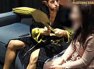 Bubbelröv 18+ uppvaktad på badoo får ingen nåd från stor kuk