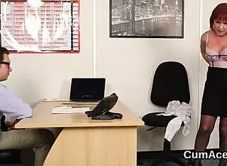 Sexy Babe Swallows Sperm Load on Her Face