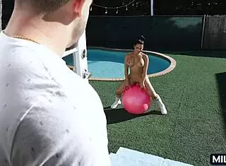 Huge Butt Latina MILF Fitness Mommy