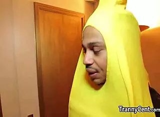 TRANNY TREATS GUYS ON HALLOWEEN