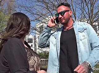 Escoteiro Alemão Fode Elisa Curvilínea em Casting Cru na Rua