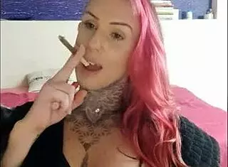 Garota Sensual Fumando E Provocando - Smoking Fetish