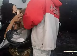 Trai meu marido na barbearia e gozei no cintaralho da agatha kent com rock maiaa e bolt jones.