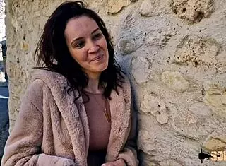 Cataleya works as a sexy commercial assistant