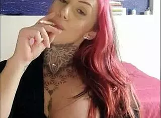 Garota Sensual Fumando E Provocando - Smoking Fetish