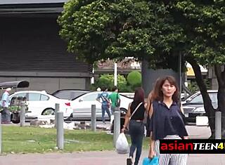 Kleine Asiatin Teen giert nach Rucksack-Reisenden riesigem Schwanz!