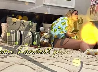 Ms Avocado and Mr Shorts Get Horny Together