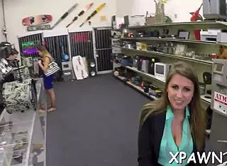 fine butt amateur gets filled! 😍